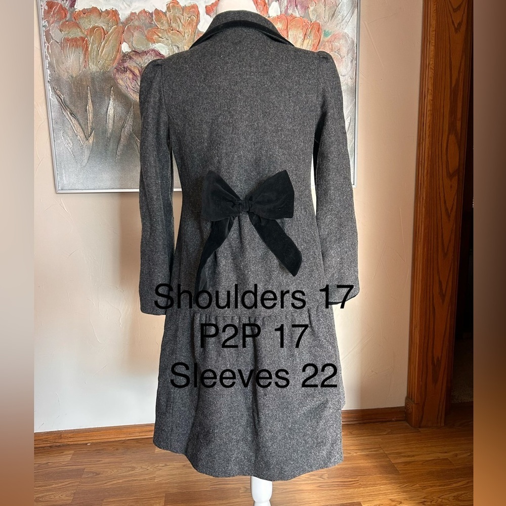 Rothschild Vintage 1990s Gray Wool Coat with Black Velvet Bow Accent - Picture 7 of 12